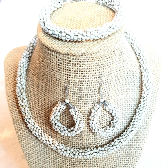 Jewelry - Beaded set of bracelet,earrings and necklace